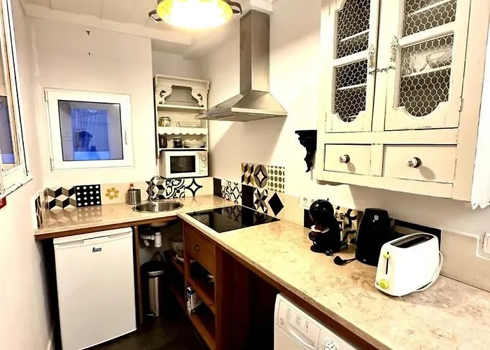 Kitsch Corner Paradise I *