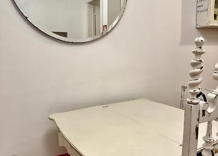 Kitsch Corner Paradise I *