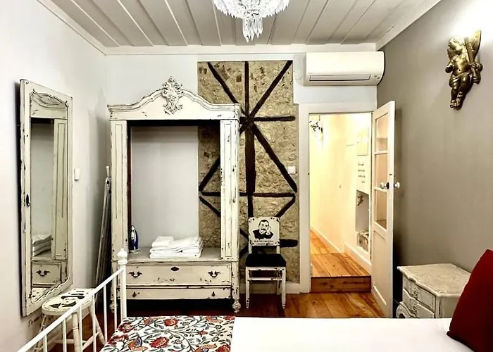 Kitsch Corner Paradise I