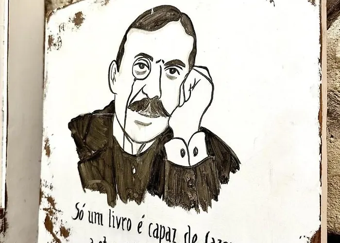 Kitsch Corner Paradise I Lisboa